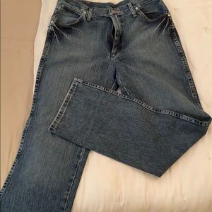 Wrangler 32x32 straight leg pants